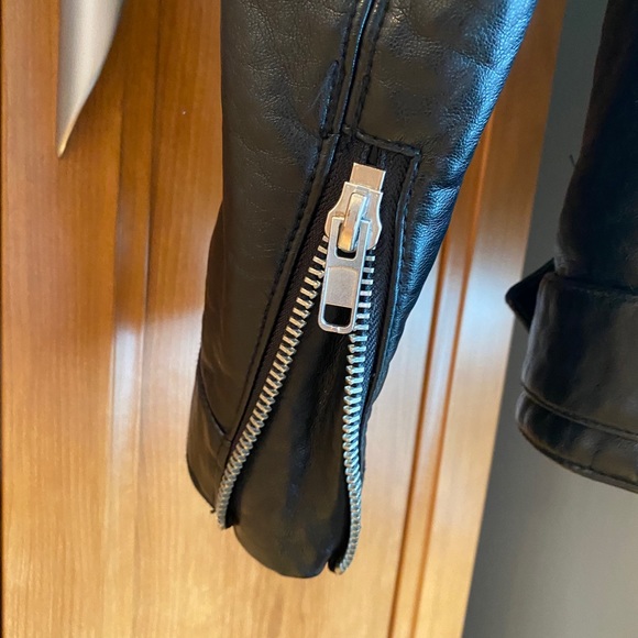 H & M Oversized Biker Jacket With Faux Fur Collar - Picture 4 of 7